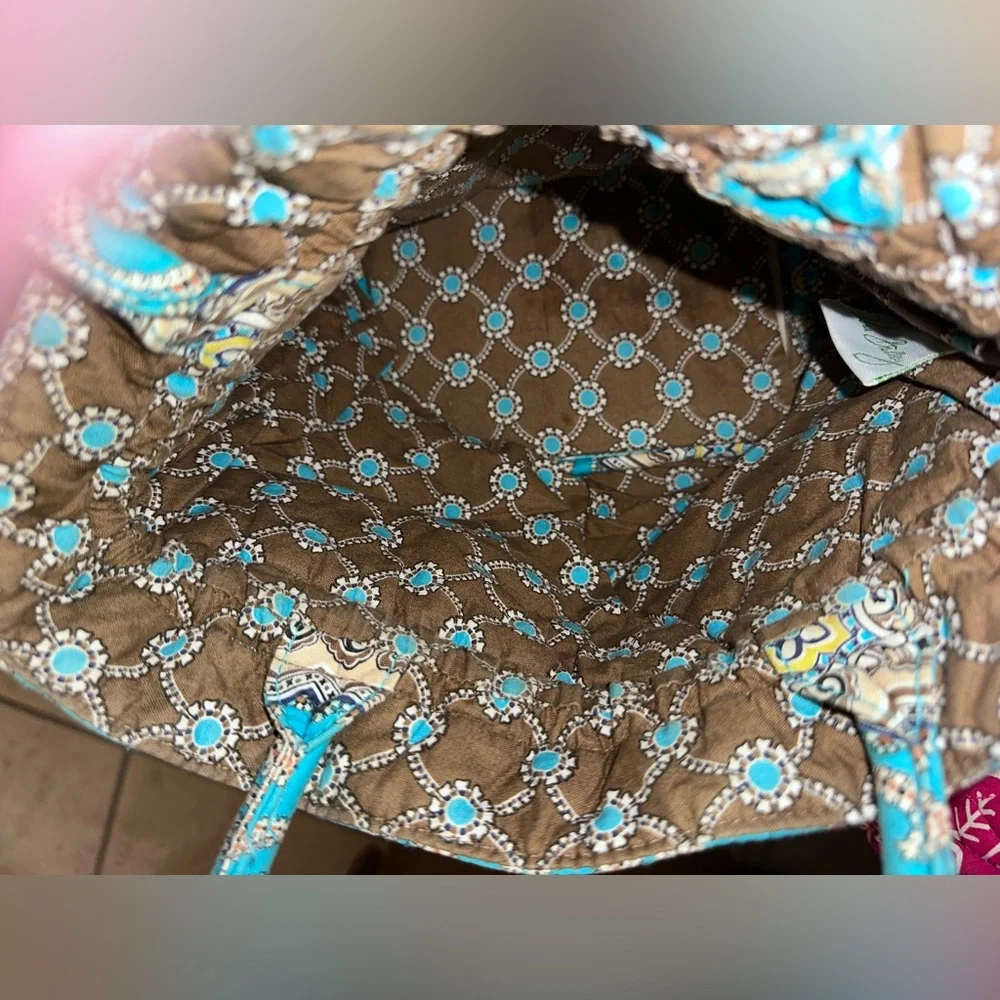 Vera Bradley Bag color is more green than blue